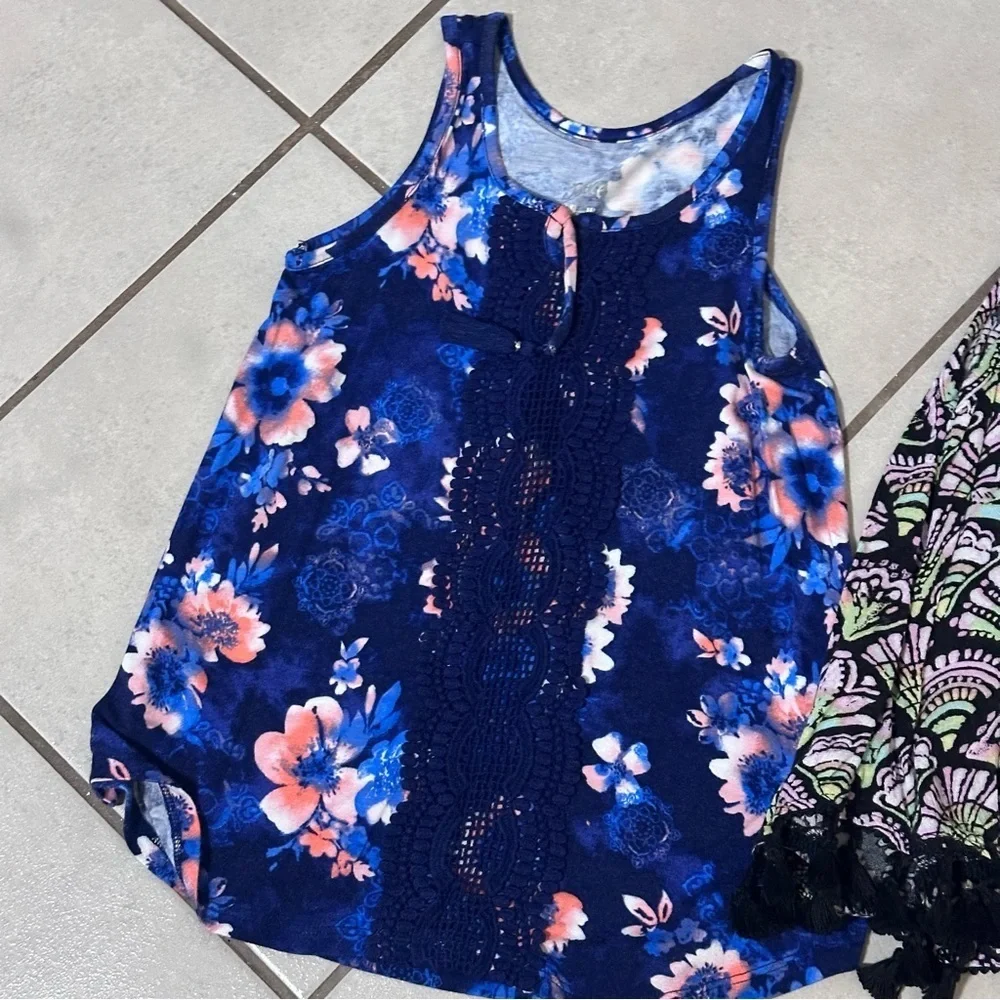 Justice Girls Kids‎ Sleeveless Floral Print Blouses size 6/7.